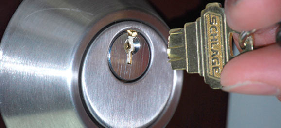 Сломался ключ в замке двери